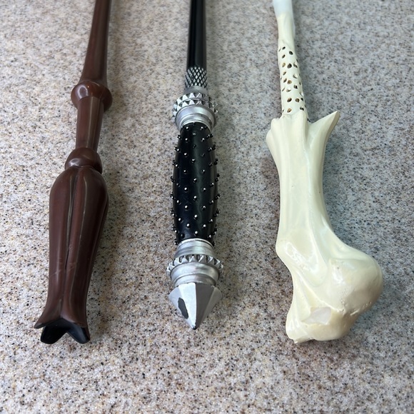 Lot of three  Harry Potter Wands Luna Lovegood Deathly Hallows Narcissa Malfoy - Picture 5 of 17
